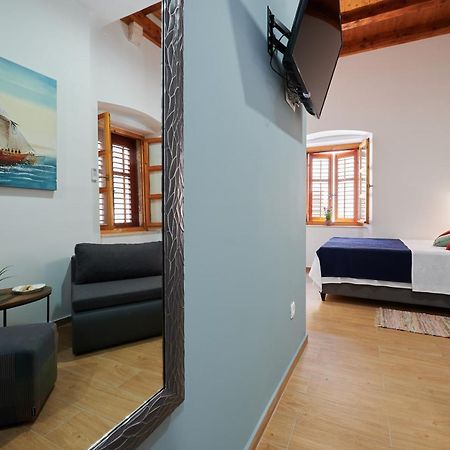 Bed and Breakfast Tomy - Katy Трогир Экстерьер фото
